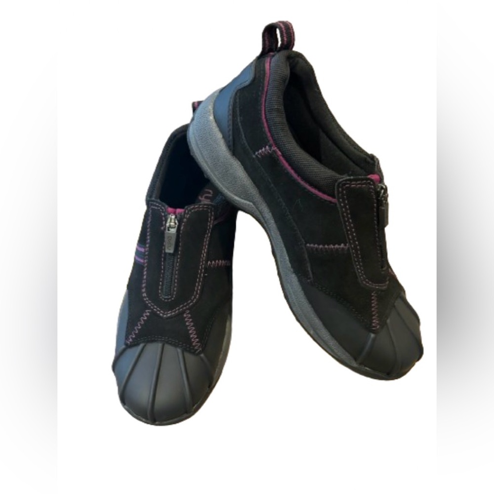 Ryka Terrain Water Resistant Zip Walking Shoes Size 7W Wide NWT